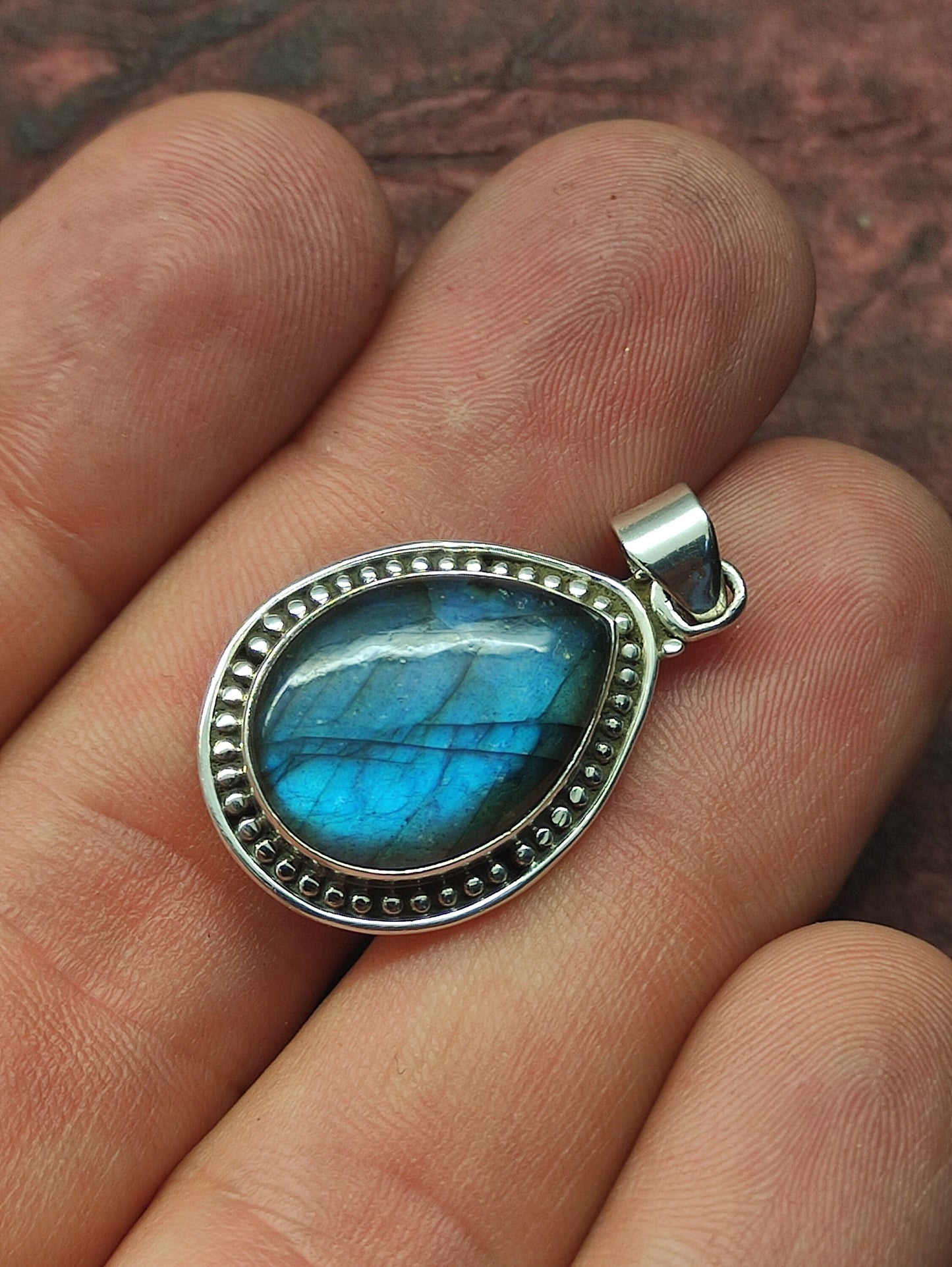 Silver labradorite pendant